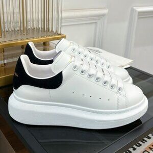 Alexander McQueen Sneakers in Black/White